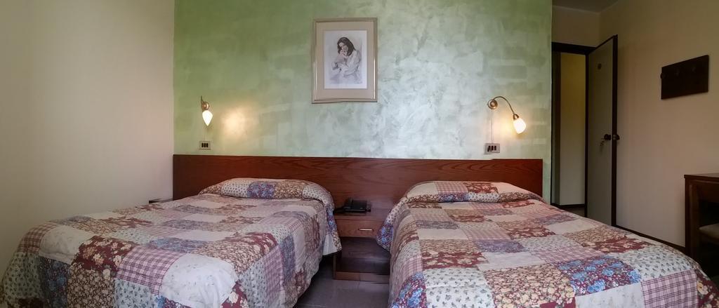 Hotel 5 Vie Almenno San Salvatore Habitación foto