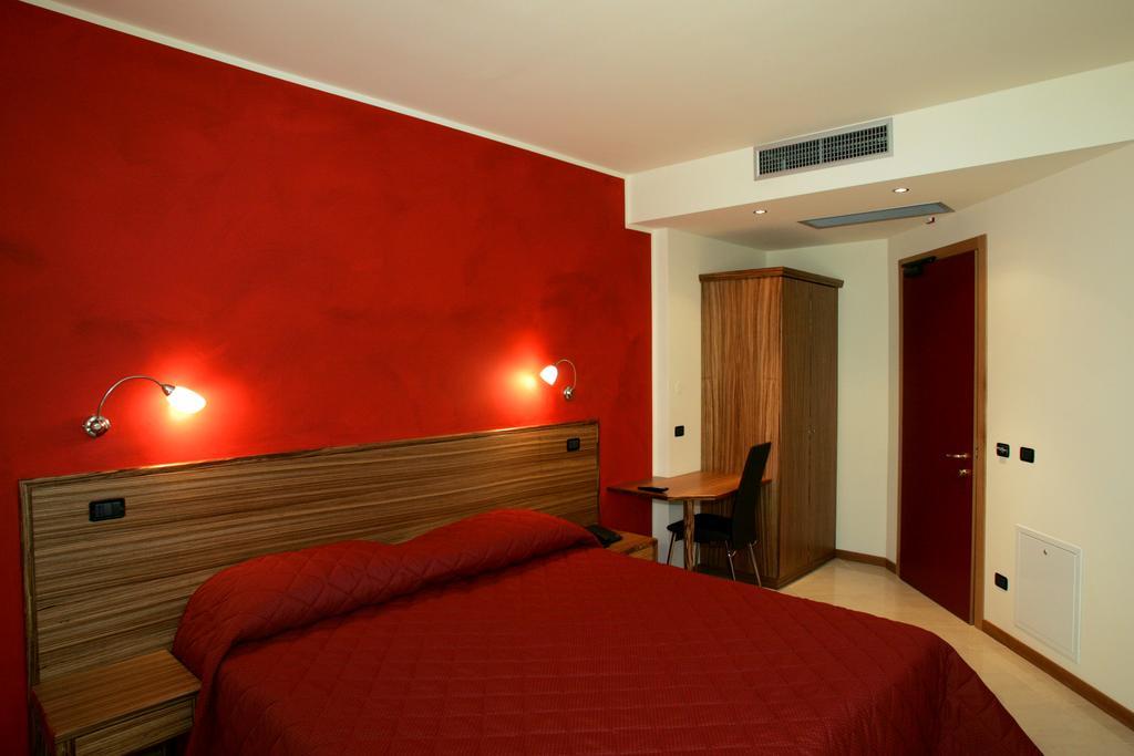 Hotel 5 Vie Almenno San Salvatore Habitación foto
